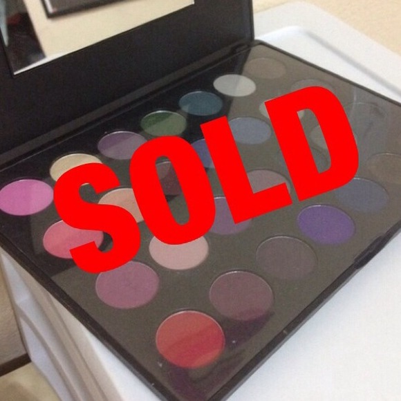 ❌SOLD❌ bh cosmetics 28 color smokey eye  palette.