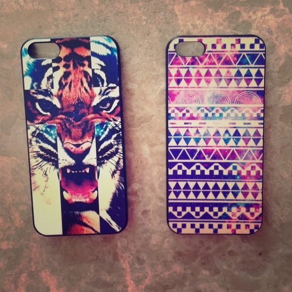 2 iPhone 5 cases ❤️