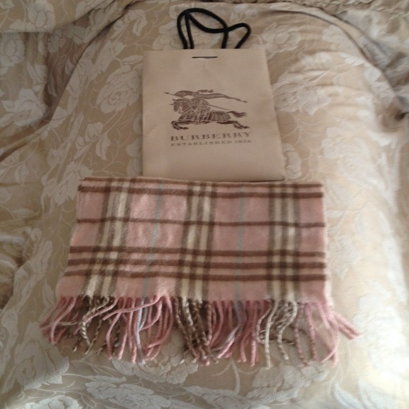 Sold offline----Authentic Burberry scarf