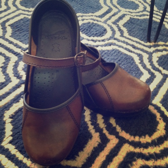 Dark Brown Oil Rubbed Danskos
