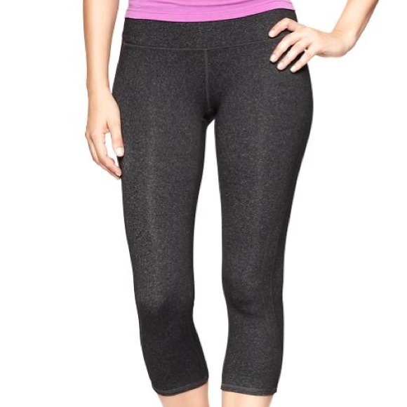 *SOLD!* GapFit gFast Heathered Capris