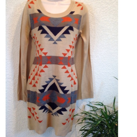 BUNDLED💗GORGEOUS TRIBAL PRINT SWEATER DRESS!