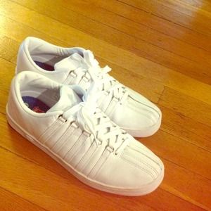 never worn white k Swiss  reserved for trade