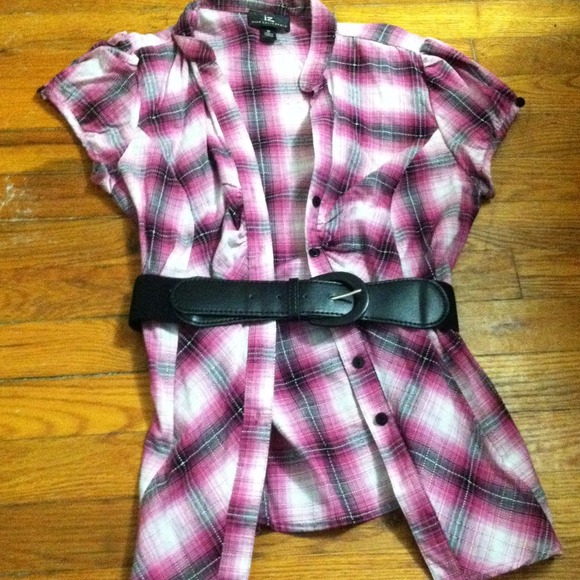 Cute pink short sleeve flannel shirt with belt