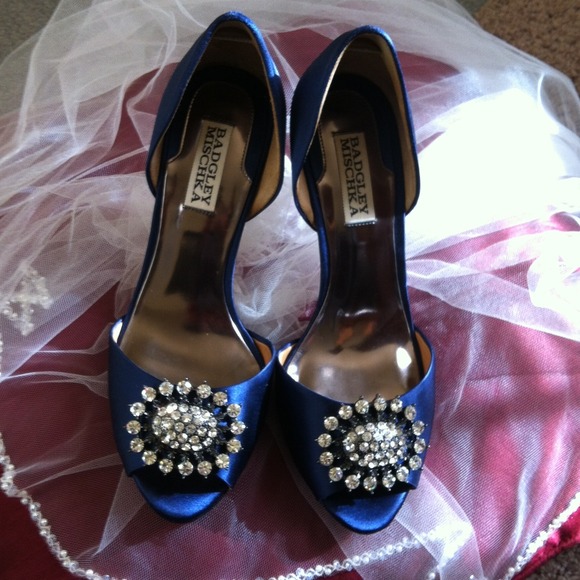 Reduced! Badgley Mischka Lacie Navy Satin Heel 7.5