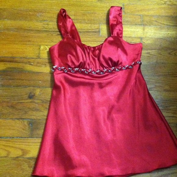 Pretty red top.. Only wore once