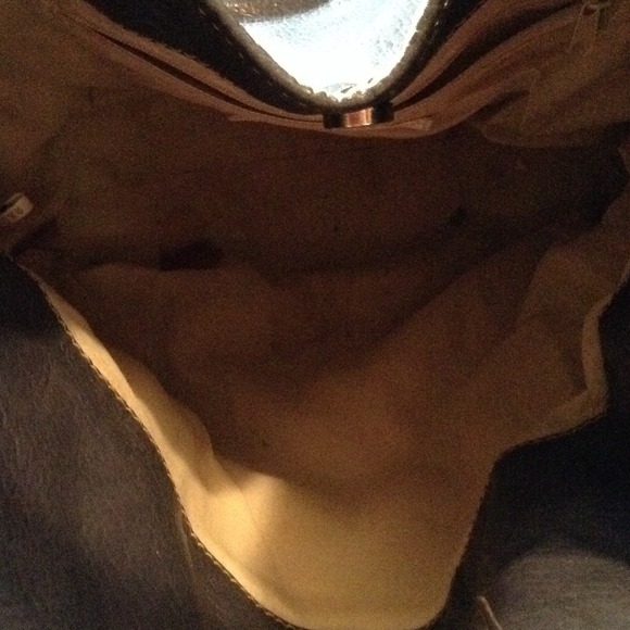 Handbag - Picture 3 of 4