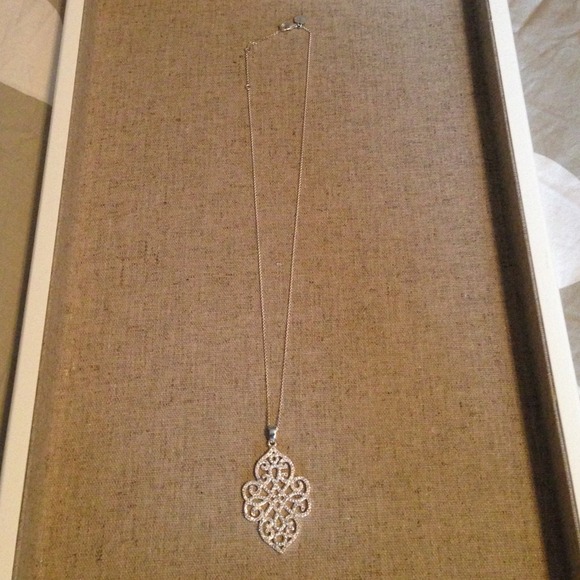 Stella & Dot Andrea Pendant Necklace