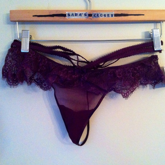 *sold! Burgundy Lace SEDUCTION