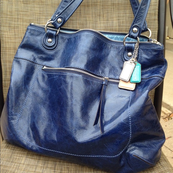👉SOLD💯Authentic Coach distressed Blue Poppy Glam