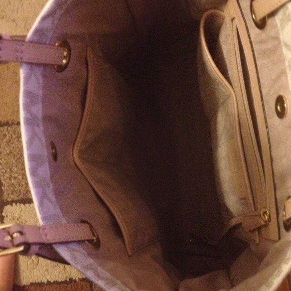 Authentic Michael Kors tote - Picture 2 of 3