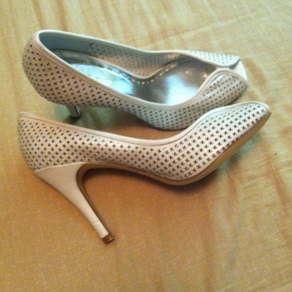 ❌Sold❌ BCBGirls Peep Toe Pumps