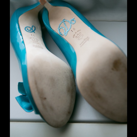 Host Pick 🎊🎊Leather teal Pumps By BUTTER 👠👠 - Picture 4 of 4