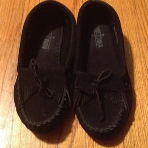 Black Minnetonka Mocassins