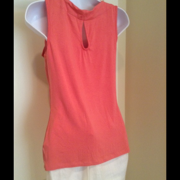 Pretty pink top NWOT - Picture 2 of 3