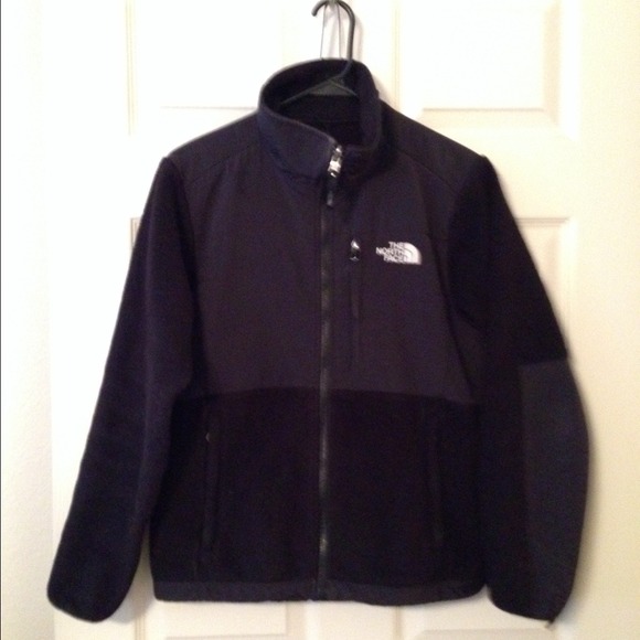 Black north face Denali jacket- women's!!!