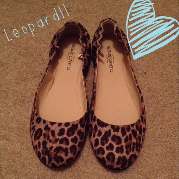 Mossimo Leopard Flats Size 7