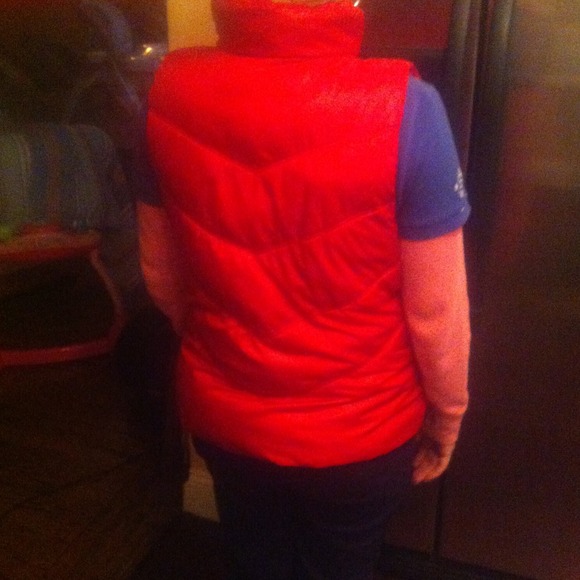 100% polyester - Picture 2 of 3