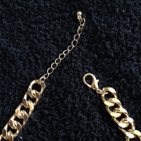 💛Pretty Gold Necklace💛 - Picture 3 of 4