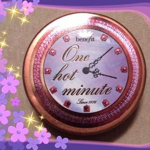 Benefit One Hot Minute Sexy in Seconds Face Powder