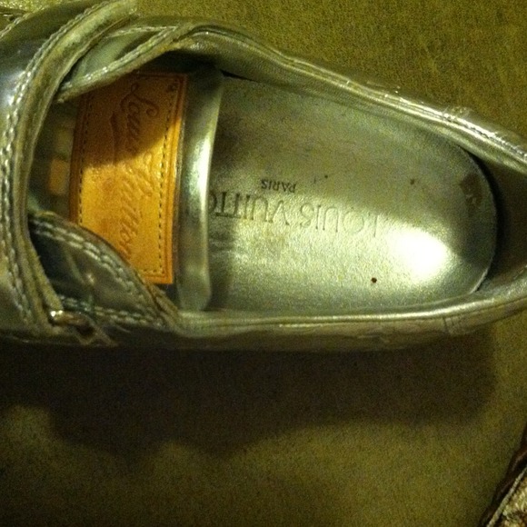 Silver Louis Vuitton rare find Miror sneaker❣️ - Picture 2 of 4