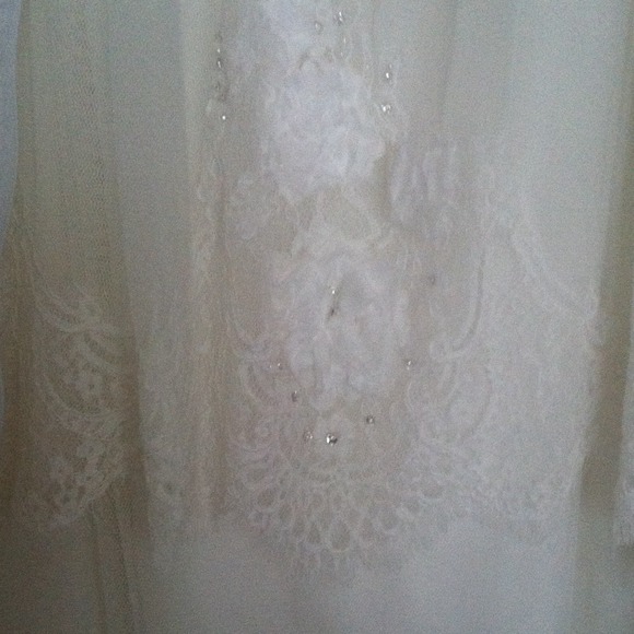 Stunning Wedding dress by Waters - Picture 3 of 4