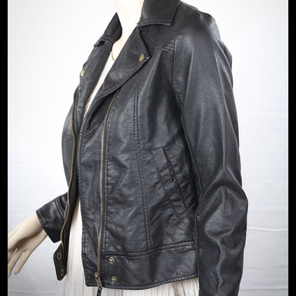 🔴SOLD🔴New High Quality Moto Faux Leather Jacket - Picture 4 of 4