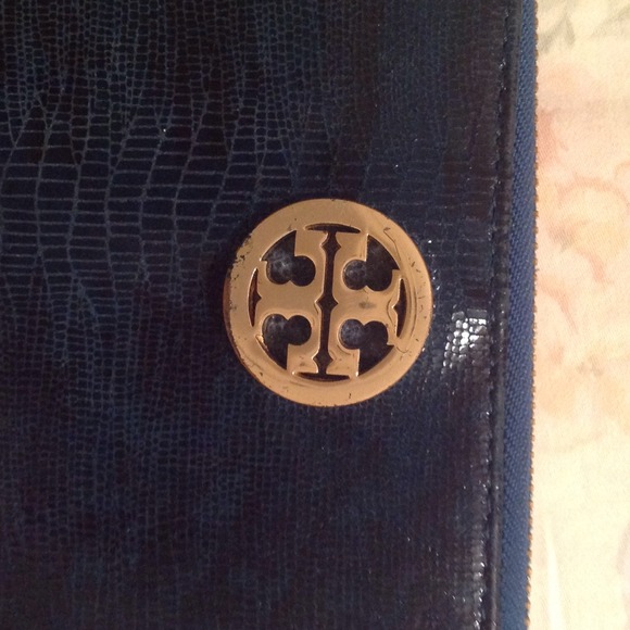 SOLD in bundle: Tory Burch wallet - Picture 2 of 4