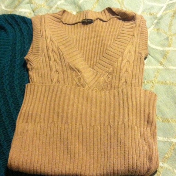 Sweaters - Picture 2 of 3