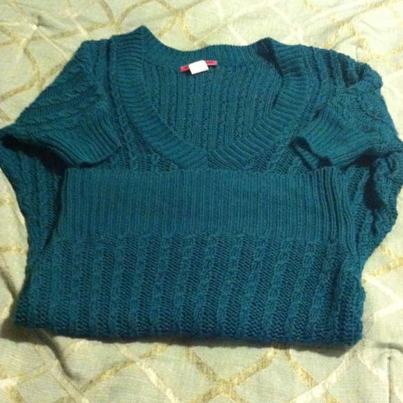 Sweaters - Picture 3 of 3