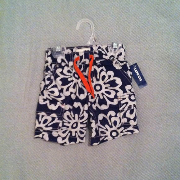 NWT 18/24 mo old navy boys swim trunks/shorts
