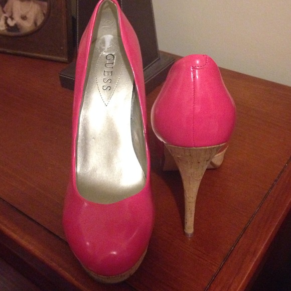 Guess - Picture 3 of 3