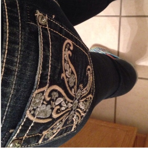 Miss Me teal flour de lis boyfriend crops w bling! - Picture 3 of 4