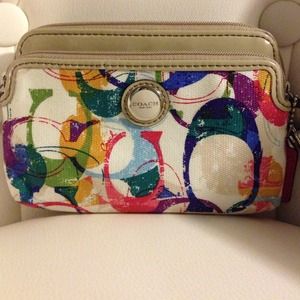 Coach Poppy Double C Wristlet