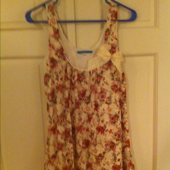 New JULIE'S CLOSET Sz. LG Chiffon BOW Design TANK