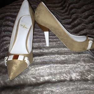 Gorgeous Baby Phat heels! 👠