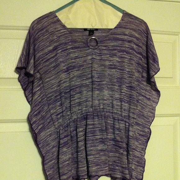 Girls XL Amy Byer top; has small hole @seam