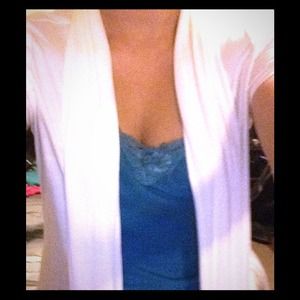 💛💕💛WHITE CREAMY SHORT SLEEVE CARDIGAN💛💕💛