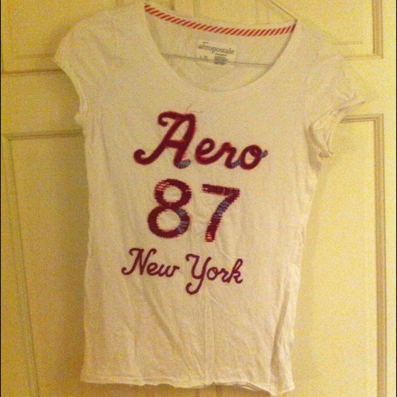 Cute white AERO tee with Ted stitch Lettering MED
