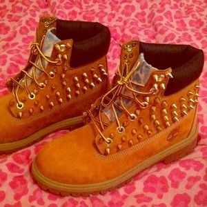 Cheetah print & spiked wheat timbs