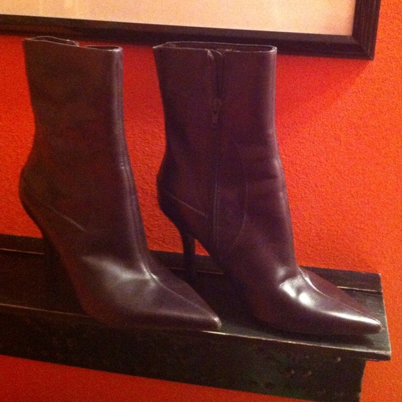 Nine  West Brown ankle boots...REDUCED!