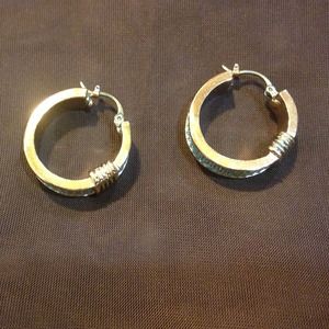 Liz gold tone earrings