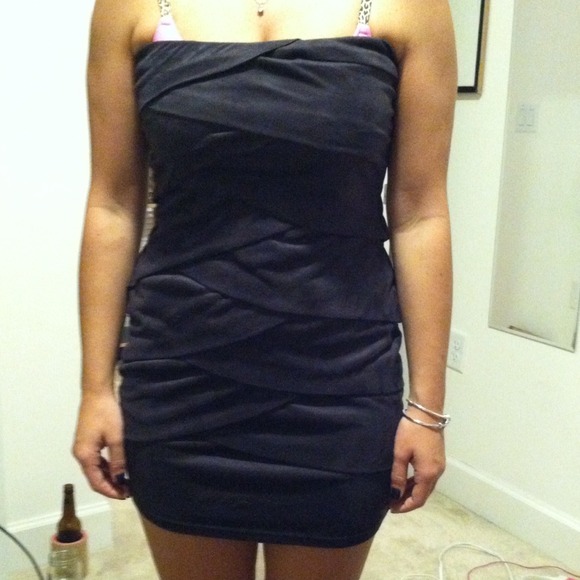 Macy's dress, thick and soft with scallops - Picture 1 of 2