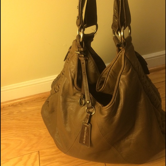 ✨Authentic BCBG brown pocketbook✨