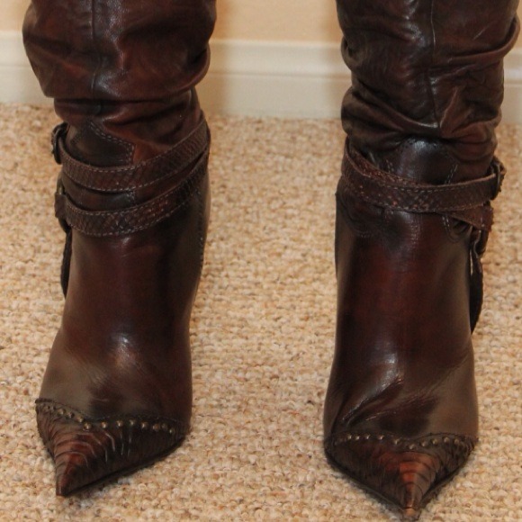 🔥🔥BROWN LEATHER BOOTS🔥🔥 - Picture 2 of 4