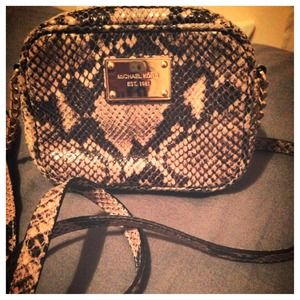 BIRTHDAY SALE 🎂💯% Authentic Michael Kors bag