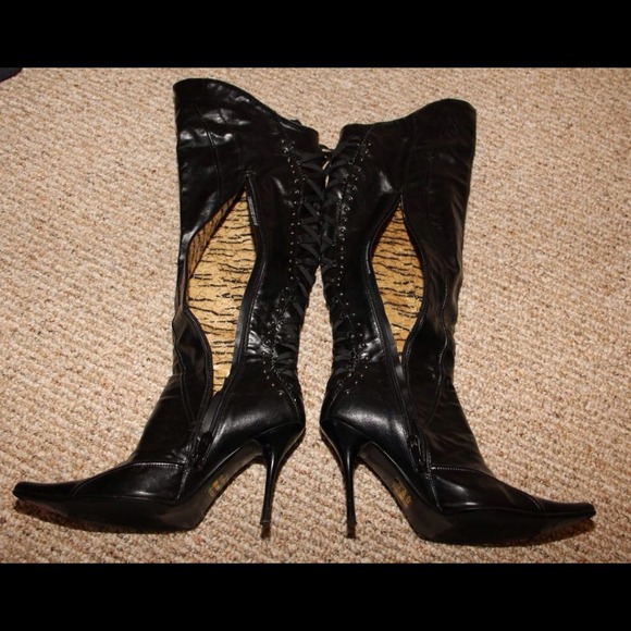 🔥🔥REDUCED🔥🔥Sexy knee high leather black boots - Picture 2 of 4