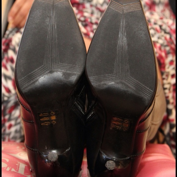 🔥🔥REDUCED🔥🔥Sexy knee high leather black boots - Picture 3 of 4