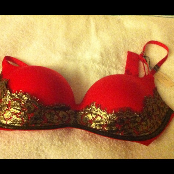 VS Push-Up Bra. 32D