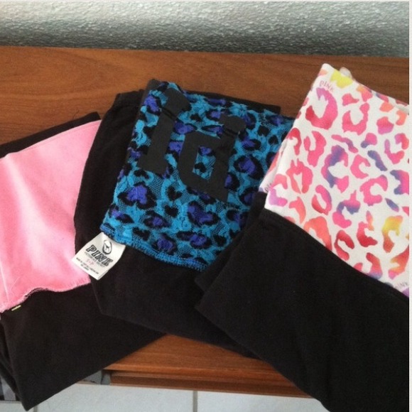 S O L D❤️Two pairs of yoga pants ONE VS PINK
